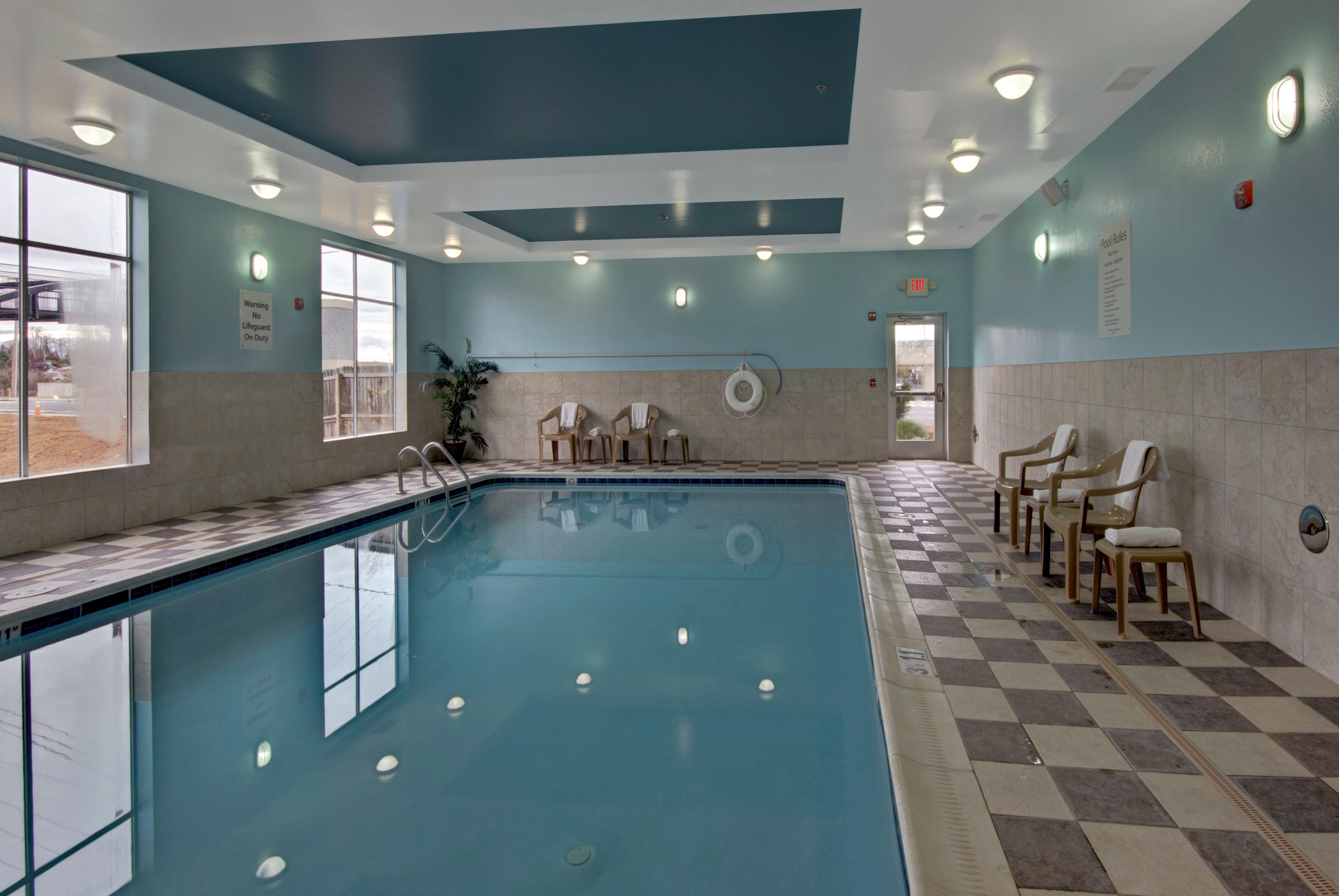 Holiday Inn Christiansburg Blacksburg By Ihg Exterior photo